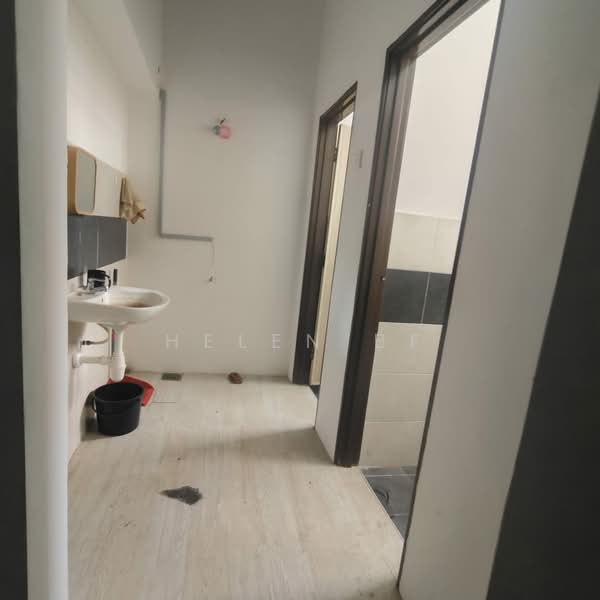 Kedai untuk Disewa di Batu Berendam (Melaka) - Helen BF - Bathroom - PropertyGuru.com.my