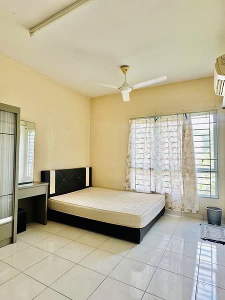 Pangsapuri untuk Disewa di Danau Seri - Erin Yusof - Bedroom - PropertyGuru.com.my