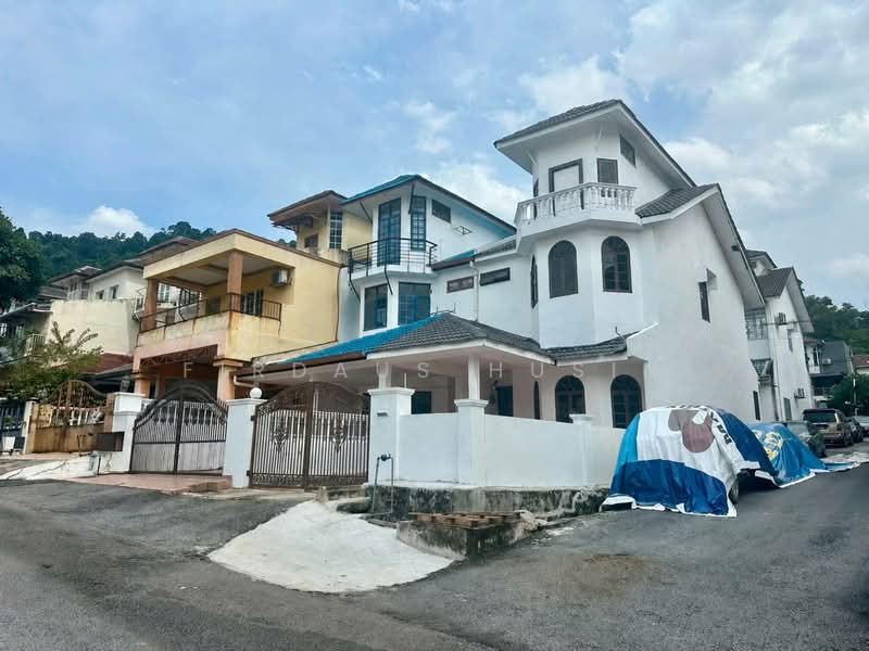 2.5-storey Terraced House for Sale in Bukit Antarabangsa (Ulu Kelang) - Firdaus Husin - Exterior - PropertyGuru.com.my