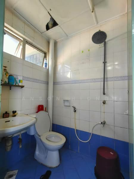 Pangsapuri untuk Disewa di Melawis Apartment - Anson Hiong - Bathroom - PropertyGuru.com.my