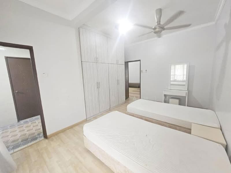 2-storey Terraced House for Sale in Presint 14 (Putrajaya) - Azli Ibrahim - Bedroom - PropertyGuru.com.my