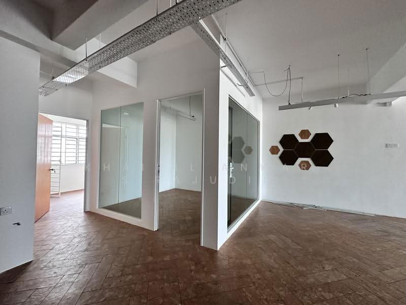 Shop / Office for Rent in Seksyen 7 (Shah Alam) - Khairil Anwar Sirajudin - Interior - PropertyGuru.com.my