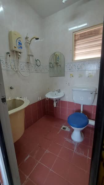 Pangsapuri untuk Dijual di Pangsapuri Perai Utama - Kah Hui Teoh - Bathroom - PropertyGuru.com.my