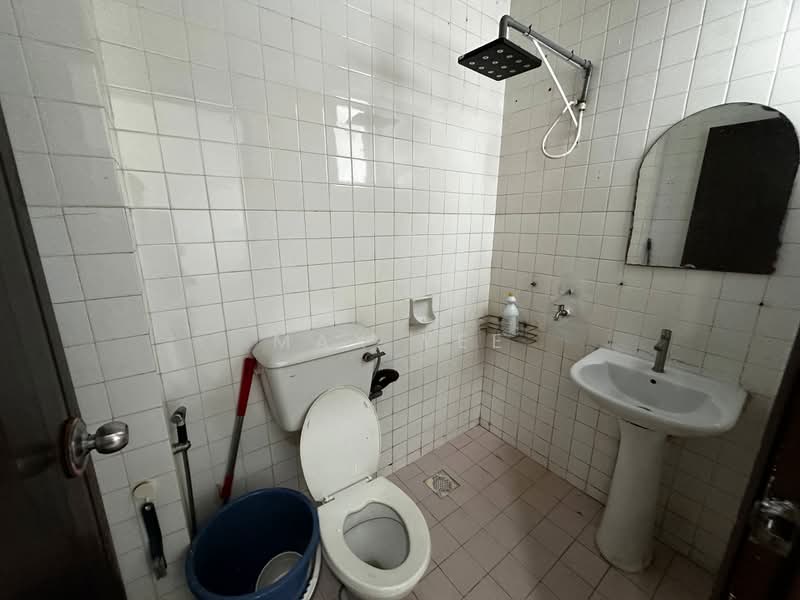 1.5-storey Terraced House for Rent in Taman Perling (Perling) - Max Yee - Bathroom - PropertyGuru.com.my