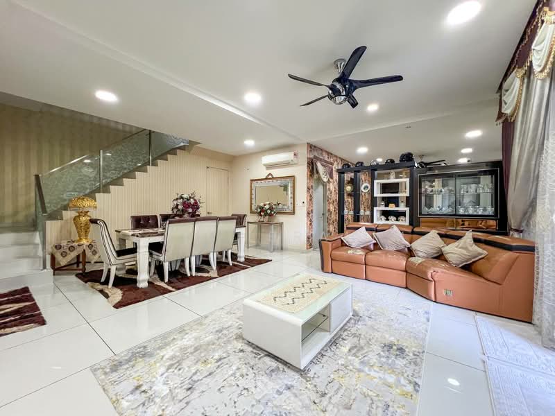 Semi-Detached House for Sale in Taman Villa Perdana (Kajang) - Azli Ibrahim - Living Room - PropertyGuru.com.my