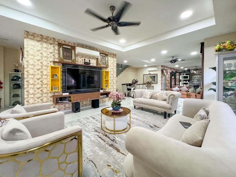 Semi-Detached House for Sale in Taman Villa Perdana (Kajang) - Azli Ibrahim - Living Room - PropertyGuru.com.my