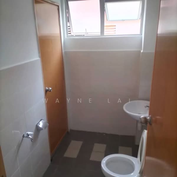 Rumah Teres untuk Dijual di Sungai Buloh (Selangor) - Wayne Lai - Bathroom - PropertyGuru.com.my