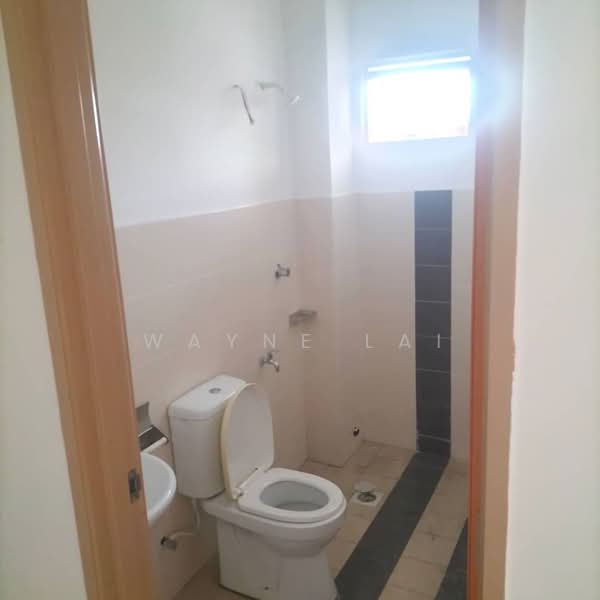 Rumah Teres untuk Dijual di Sungai Buloh (Selangor) - Wayne Lai - Bathroom - PropertyGuru.com.my