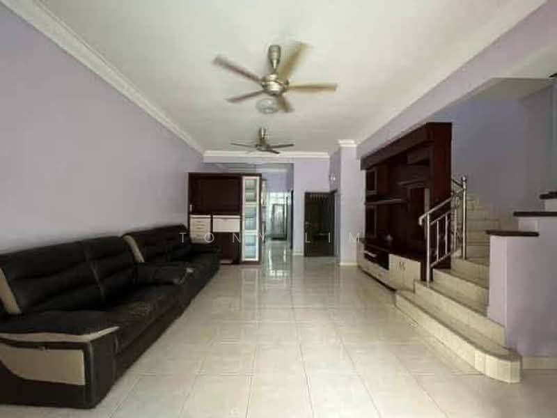2-storey Terraced House for Rent in Austin (Johor Bahru) - Tony Lim - Living Room - PropertyGuru.com.my