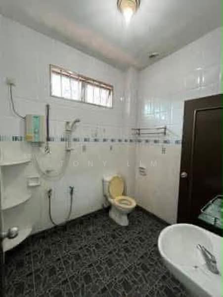 2-storey Terraced House for Rent in Austin (Johor Bahru) - Tony Lim - Bathroom - PropertyGuru.com.my