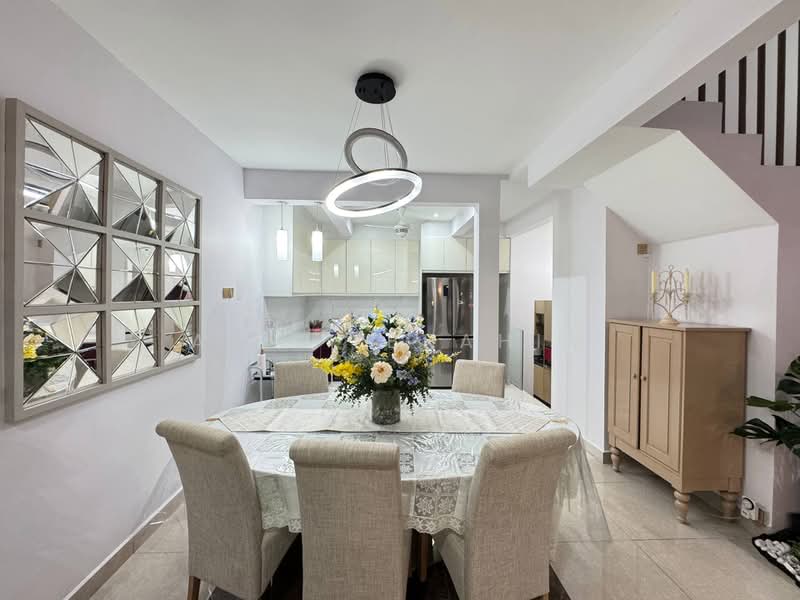 Rumah Teres 3 Tingkat untuk Dijual di Taman Bukit Utama (Ulu Kelang) - Azli Ibrahim - Dining Room - PropertyGuru.com.my