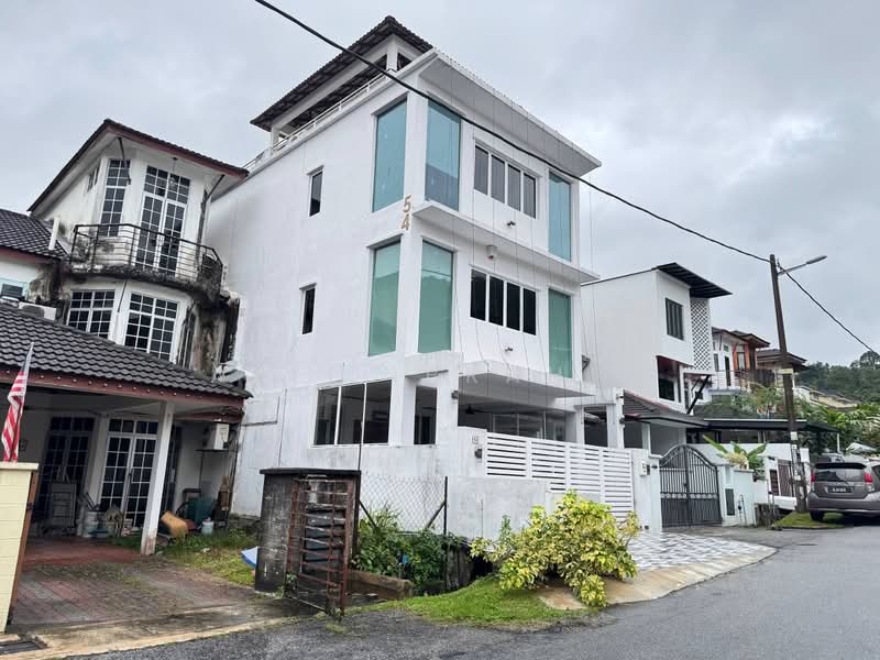 Rumah Teres 3 Tingkat untuk Dijual di Taman Bukit Utama (Ulu Kelang) - Azli Ibrahim - Exterior - PropertyGuru.com.my