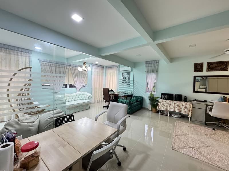 Rumah Teres 3 Tingkat untuk Dijual di Taman Bukit Utama (Ulu Kelang) - Azli Ibrahim - Study - PropertyGuru.com.my