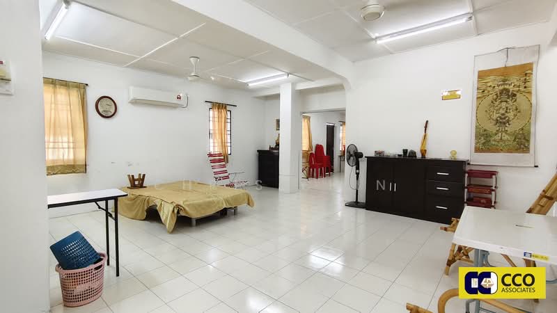 1-storey Terraced House for Sale in Taman Perpaduan Koperasi (Tambun) - Chris Chin - Living Room - PropertyGuru.com.my