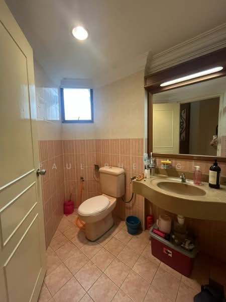 Kondominium untuk Dijual di Marina Bay Condominium - Paul Pheong - Bathroom - PropertyGuru.com.my