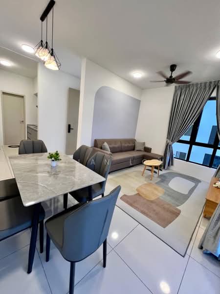 Kediaman Servis untuk Disewa di Vivo Executive Apartment - Dylan Low - Living Room - PropertyGuru.com.my