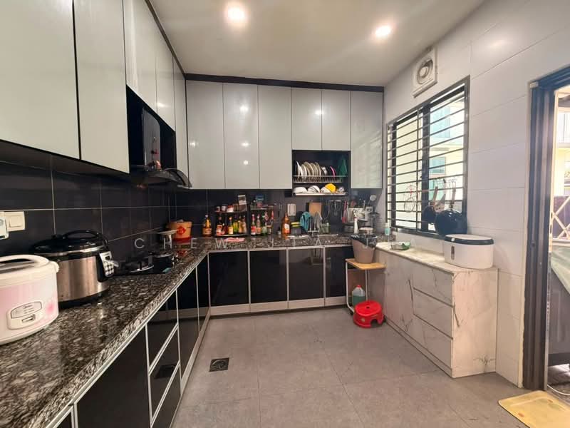 Rumah Kluster untuk Dijual di Mutiara Rini (Skudai) - Chew Jia Jia - Kitchen - PropertyGuru.com.my