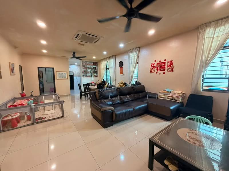 Rumah Kluster untuk Dijual di Mutiara Rini (Skudai) - Chew Jia Jia - Living Room - PropertyGuru.com.my