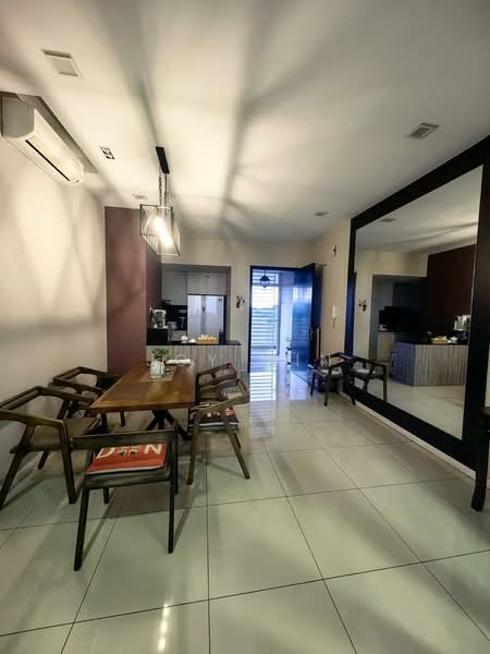 Kondominium untuk Dijual di The WaterEdge (Pinggiran Air) - Joy Min - Dining Room - PropertyGuru.com.my