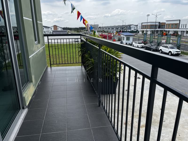 Rumah Teres 2 Tingkat untuk Dijual di Jenjarom (Selangor) - Thien . - Balcony - PropertyGuru.com.my