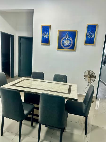 Servis Apartment untuk Disewa di Aera Residence - CK Chieng - Dining Room - PropertyGuru.com.my