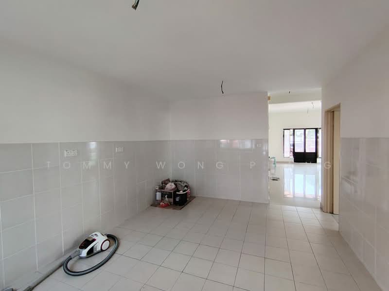 Rumah Teres 2.5 Tingkat untuk Dijual di Bandar Kinrara Seksyen 9 (Bandar Kinrara) - Tommy Wong Phang - Kitchen - PropertyGuru.com.my