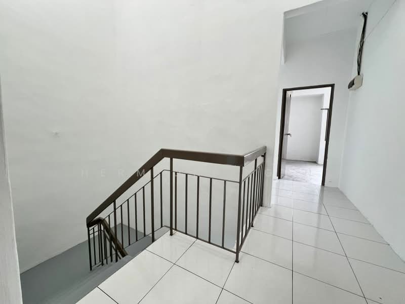 Terraced House for Rent in Bandar Utama (Selangor) - Hermione Ngan - Corridor - PropertyGuru.com.my