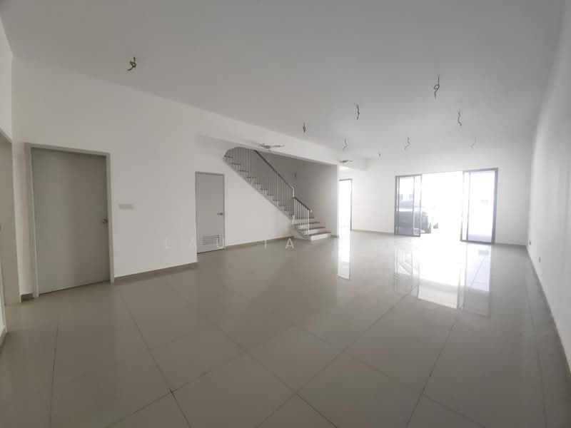 Rumah Teres 2 Tingkat untuk Disewa di Rawang (Selangor) - Lau Ia Ein - Living Room - PropertyGuru.com.my