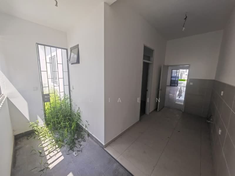 Rumah Teres 2 Tingkat untuk Disewa di Rawang (Selangor) - Lau Ia Ein - Entrance - PropertyGuru.com.my