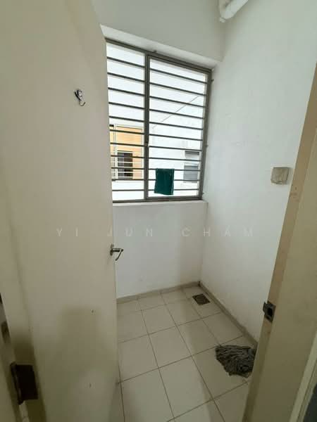 Condominium for Rent at Lakeville Residence - Yi Jun Cham - Balcony - PropertyGuru.com.my