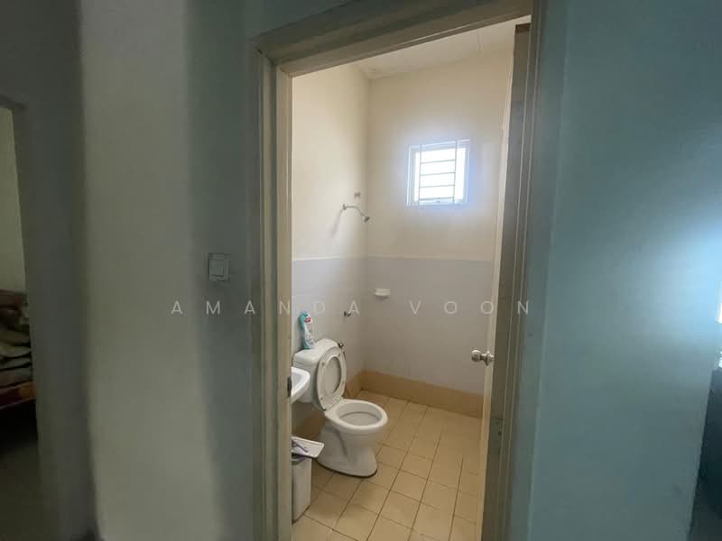 Rumah Teres 1-Tingkat untuk Dijual di Taman Lagenda Putra (Kulai) - Amanda Voon - Bathroom - PropertyGuru.com.my