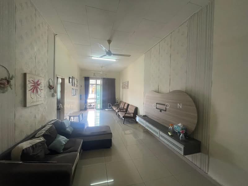 Rumah Teres 1-Tingkat untuk Dijual di Taman Lagenda Putra (Kulai) - Amanda Voon - Living Room - PropertyGuru.com.my