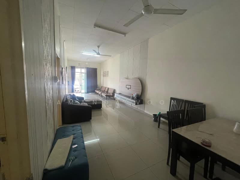 Rumah Teres 1-Tingkat untuk Dijual di Taman Lagenda Putra (Kulai) - Amanda Voon - Living Room - PropertyGuru.com.my