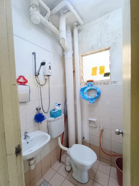 Service Residence for Sale at Suria Kinrara - William Lim - Bathroom - PropertyGuru.com.my