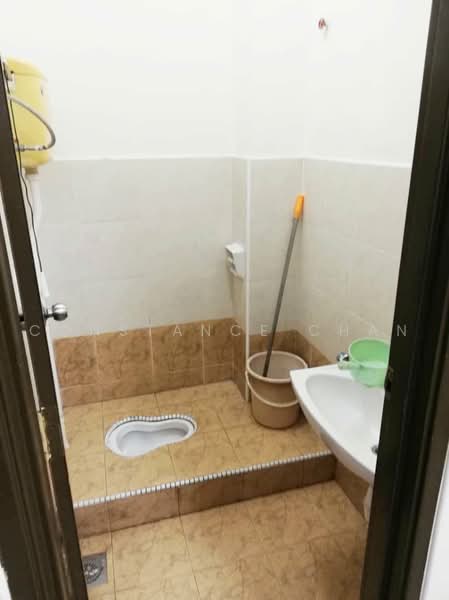 Rumah Teres 2 Tingkat untuk Disewa di Taman Setia Indah (Tebrau) - Constance Chan - Bathroom - PropertyGuru.com.my
