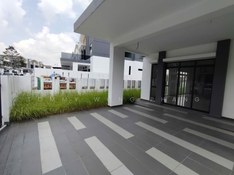 Rumah Teres 2-Tingkat untuk Dijual di Seksyen 5, Bandar Kinrara (Puchong) - Tommy Wong Phang - Exterior - PropertyGuru.com.my