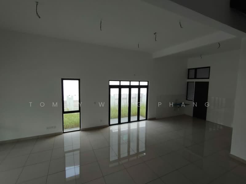 Rumah Teres 2-Tingkat untuk Dijual di Seksyen 5, Bandar Kinrara (Puchong) - Tommy Wong Phang - Living Room - PropertyGuru.com.my