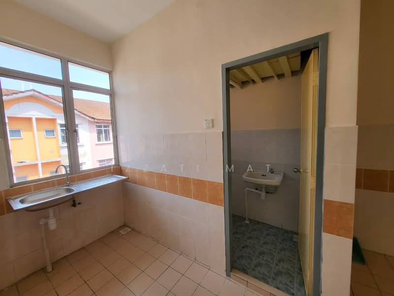 Apartment for Sale at Seremban Putra - Izzati Mat - Kitchen - PropertyGuru.com.my