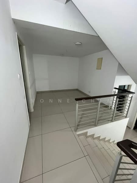 2.5-storey Terraced House for Sale in Bandar Indahpura (Kulai) - Evonne Chia - Corridor - PropertyGuru.com.my