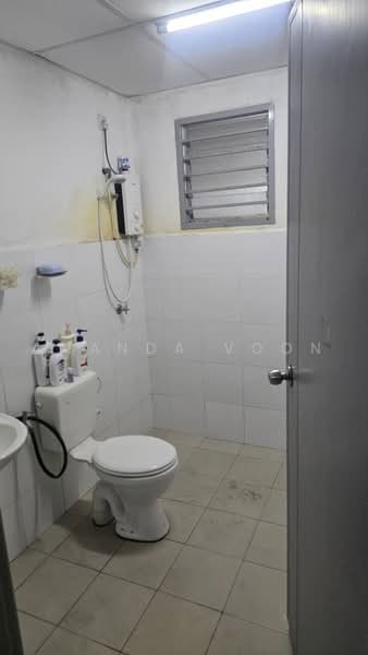 Pangsapuri untuk Dijual di Denai Nusantara Apartment - Amanda Voon - Bathroom - PropertyGuru.com.my
