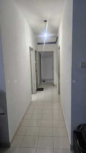 Pangsapuri untuk Dijual di Denai Nusantara Apartment - Amanda Voon - Corridor - PropertyGuru.com.my