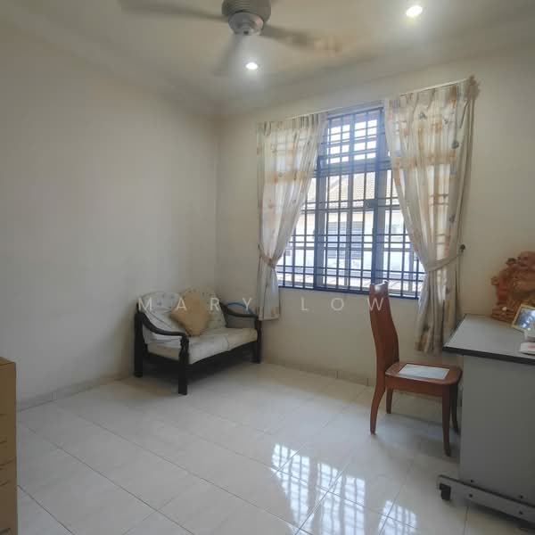 Rumah Teres 2-Tingkat untuk Dijual di Melaka City (Melaka) - Mary Low - Study - PropertyGuru.com.my