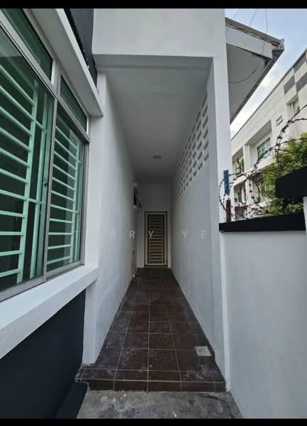 2-storey Terraced House for Rent in Bandar Baru Bangi (Selangor) - Terry Yee - Entrance - PropertyGuru.com.my