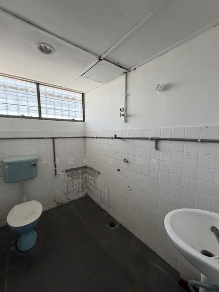 1-storey Terraced House for Sale in Taman Klang Jaya (Klang) - Jack Chong - Bathroom - PropertyGuru.com.my