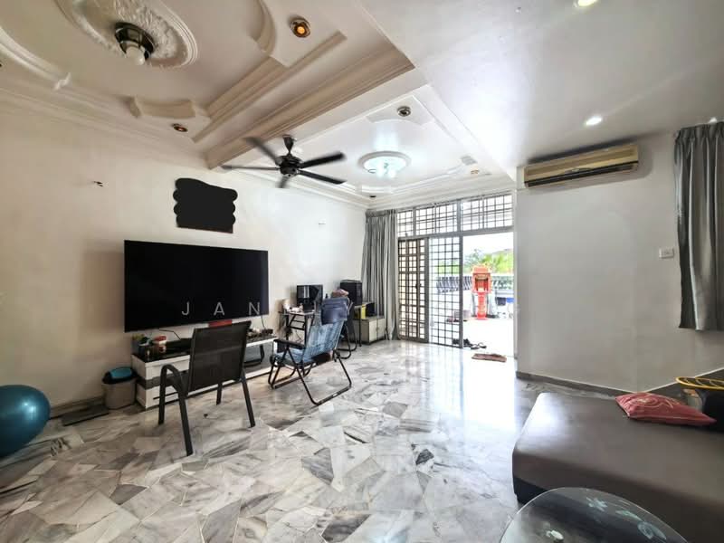 2-storey Terraced House for Sale in Taman Skudai Baru (Skudai) - Janlly Jong - Living Room - PropertyGuru.com.my