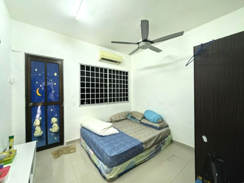2-storey Terraced House for Sale in Taman Skudai Baru (Skudai) - Janlly Jong - Bedroom - PropertyGuru.com.my