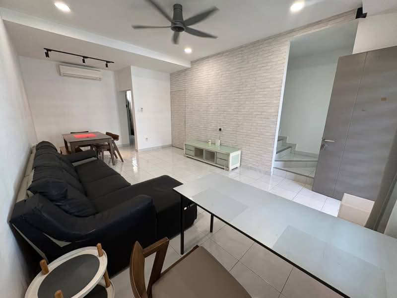 Rumah Teres 2 Tingkat untuk Dijual di Taman Kempas Indah (Tebrau) - Junz Liew - PropertyGuru.com.my