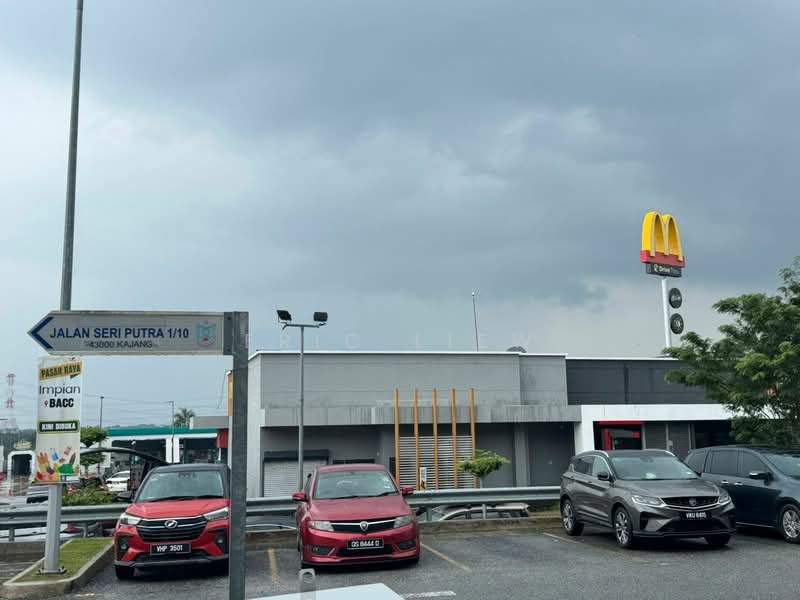 Shop for Rent in Bandar Seri Putra (Bangi) - Eric Liew - Exterior - PropertyGuru.com.my