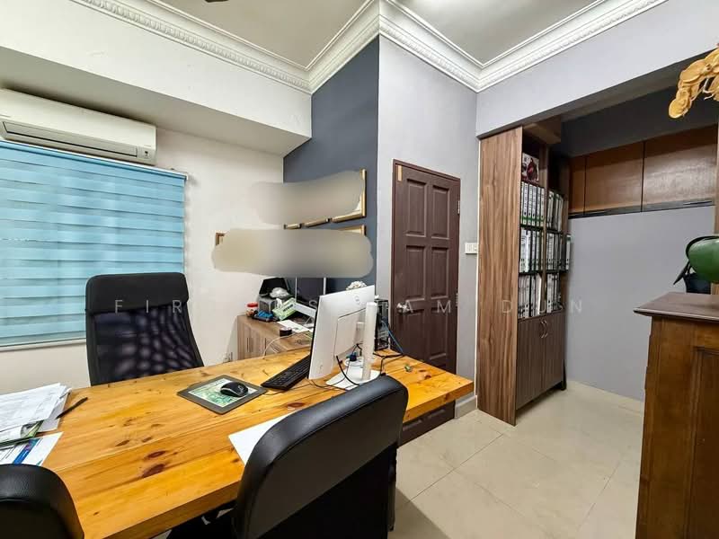 Bungalow for Sale in Bandar Tun Razak (Cheras) - Firdaus Hamidun - Study - PropertyGuru.com.my