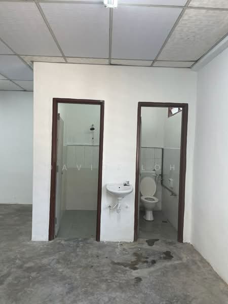 Kedai / Pejabat untuk Disewa di Bukit Minyak (Penang) - Davidz Loh - Bathroom - PropertyGuru.com.my